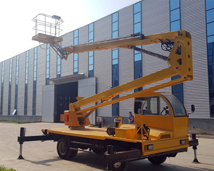 Self-Propelled Boom Lift